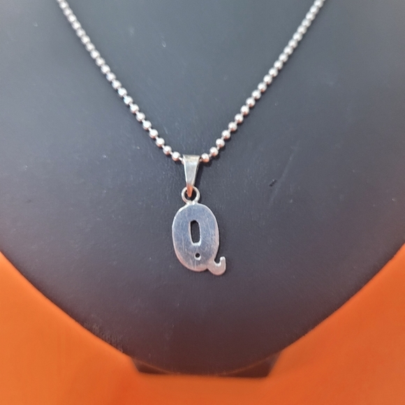 925 Mexican silver initial "Q" pendant - Picture 6 of 6